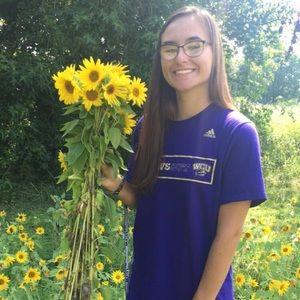 Meet your Posher, Alyssa